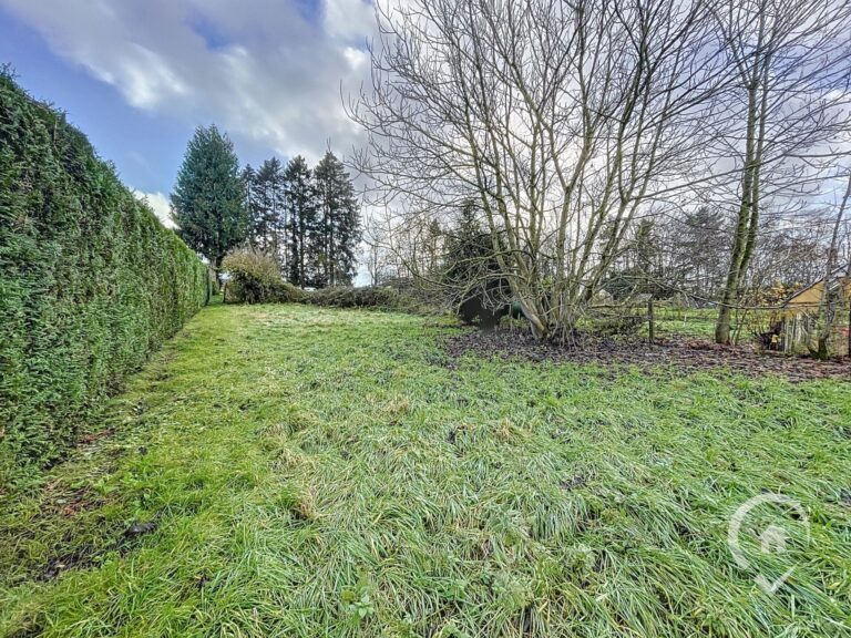 Condrogest - Beau terrain à bâtir de 11 ares  à vendre à Pessoux