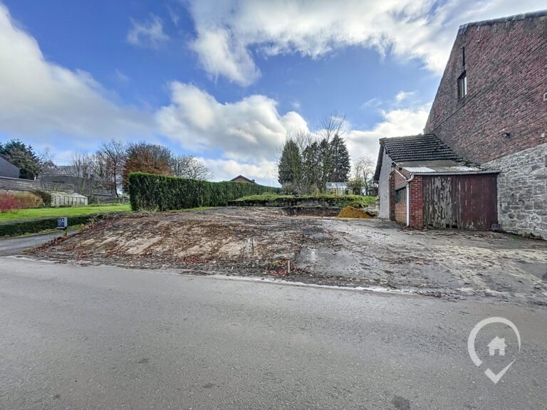 Condrogest - Beau terrain à bâtir de 11 ares  à vendre à Pessoux