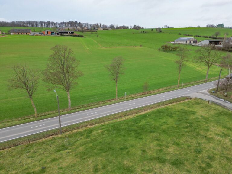 Condrogest - Grand terrain de 33,90 ares à Hamois (divisible au choix)