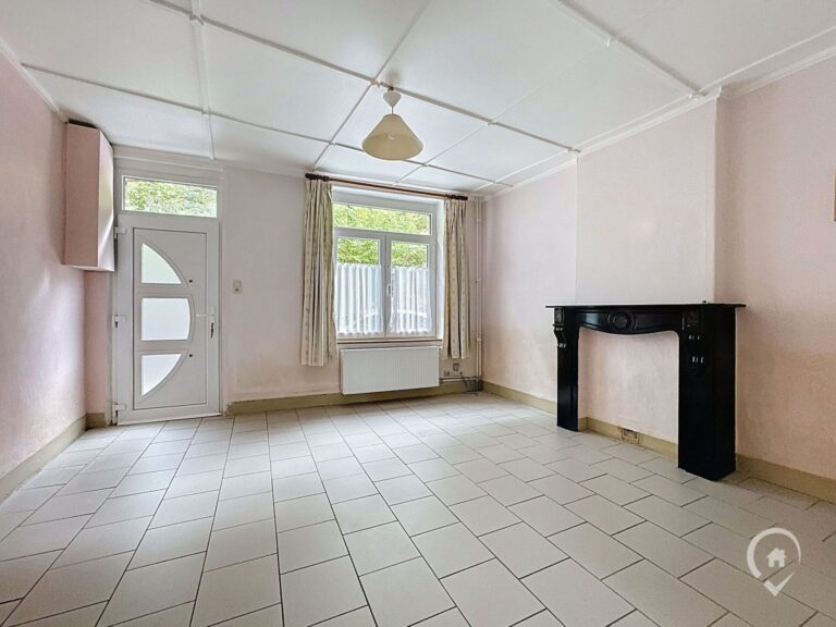 Condrogest - Maison 3 chambres avec jardin et garage à vendre à Anseremme