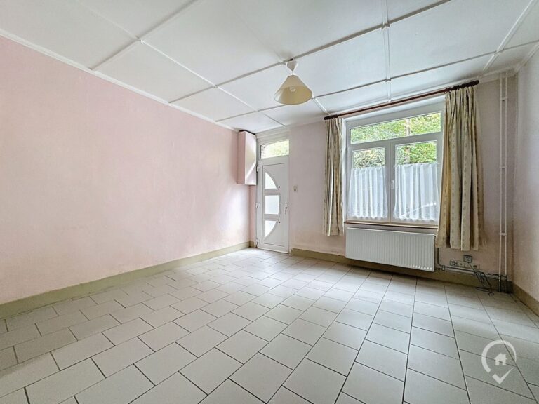 Condrogest - Maison 3 chambres avec jardin et garage à vendre à Anseremme