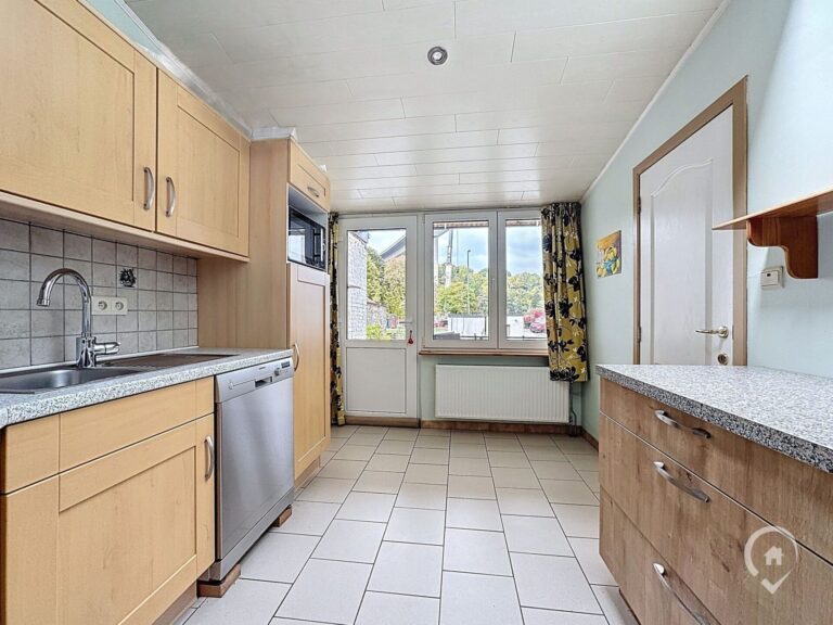 Condrogest - Maison 3 chambres avec jardin et garage à vendre à Anseremme