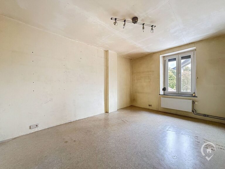 Condrogest - Maison 3 chambres avec jardin et garage à vendre à Anseremme