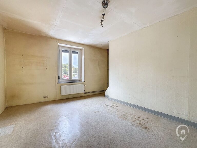 Condrogest - Maison 3 chambres avec jardin et garage à vendre à Anseremme