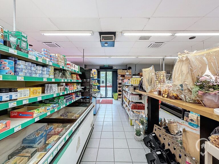 Condrogest - Bâtiment de 170 m² à vendre à Hamois