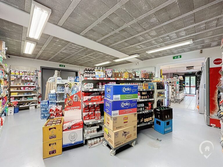 Condrogest - Bâtiment de 170 m² à vendre à Hamois