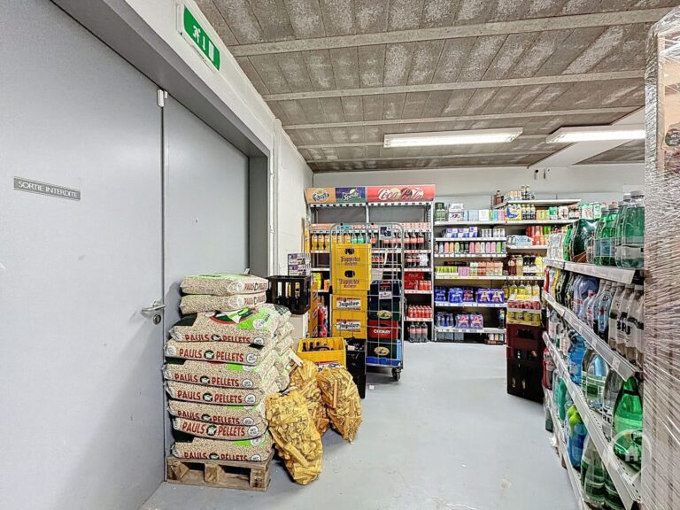 Condrogest - Bâtiment de 170 m² à vendre à Hamois