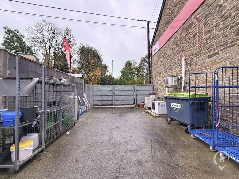 Condrogest - Bâtiment de 170 m² à vendre à Hamois