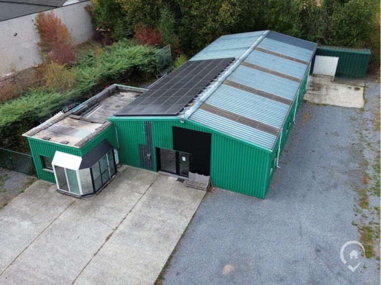 Condrogest - Entrepôt de 360 m² à vendre dans le zoning de Fernelmont