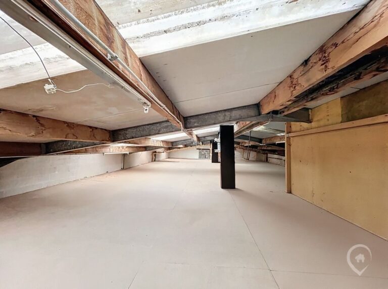 Condrogest - Entrepôt de 360 m² à vendre dans le zoning de Fernelmont