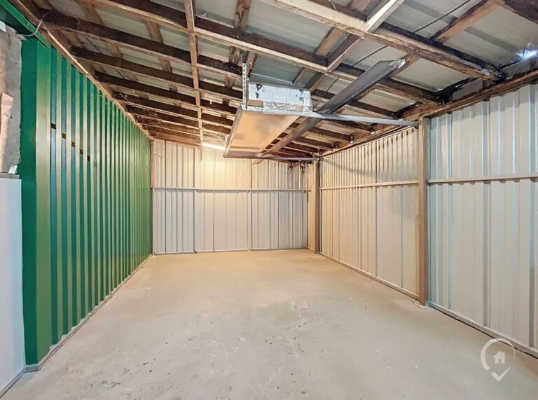 Condrogest - Entrepôt de 360 m² à vendre dans le zoning de Fernelmont