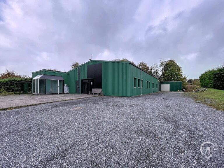 Condrogest - Entrepôt de 360 m² à vendre dans le zoning de Fernelmont