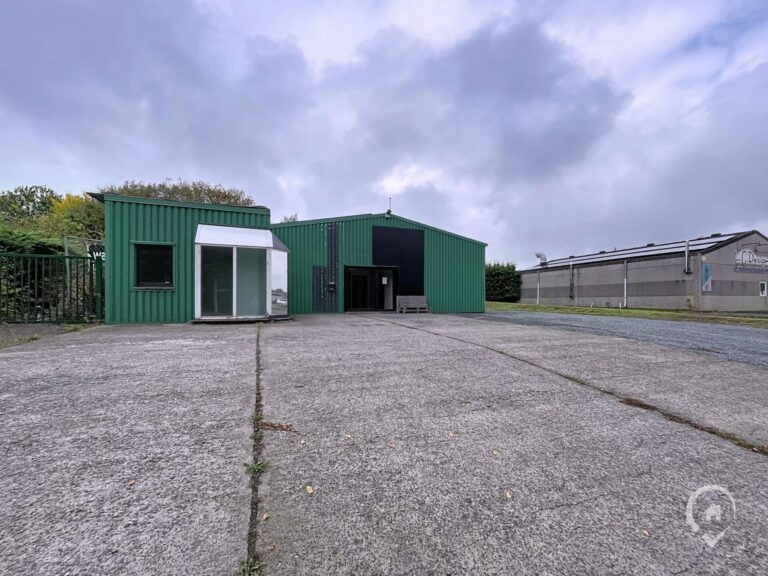 Condrogest - Entrepôt de 360 m² à vendre dans le zoning de Fernelmont