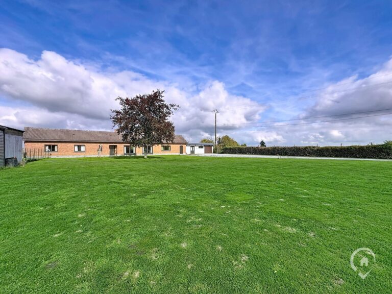 Condrogest - Villa et dépendances  à vendre sur une parcelle de 36 ares