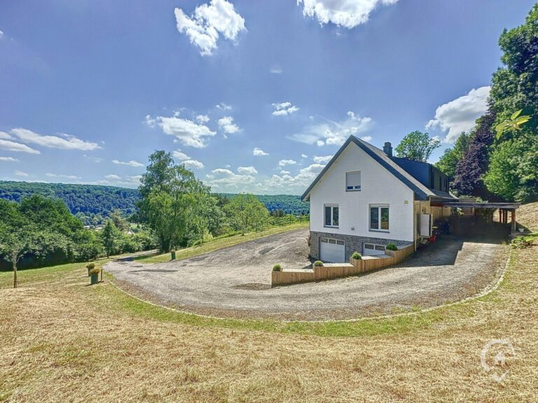 Condrogest - Superbe propriété sur + de 1HA 27A avec vue unique à Hamoir