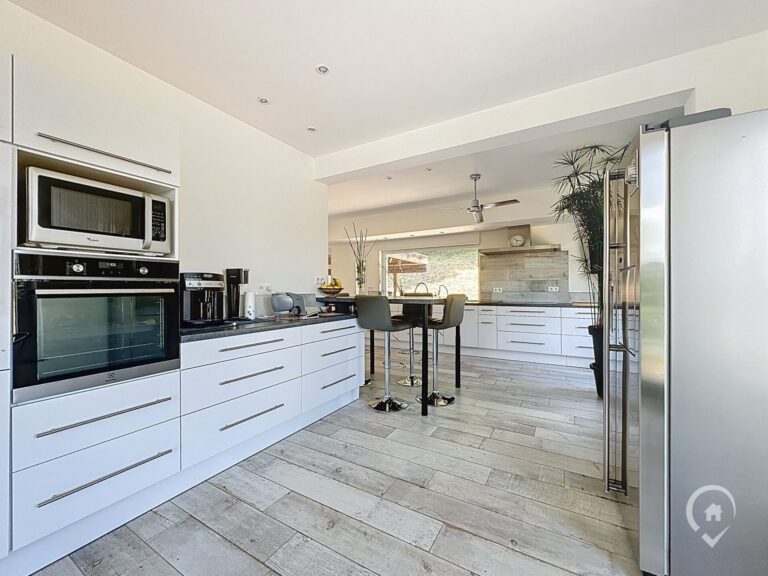 Condrogest - Superbe propriété sur + de 1HA 27A avec vue unique à Hamoir