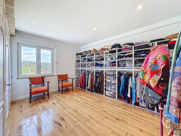 Condrogest - Superbe propriété sur + de 1HA 27A avec vue unique à Hamoir