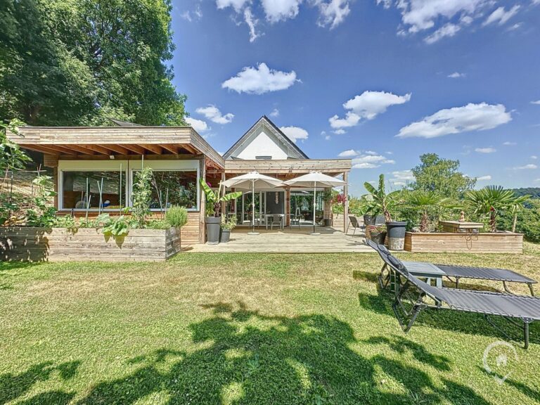 Condrogest - Superbe propriété sur + de 1HA 27A avec vue unique à Hamoir