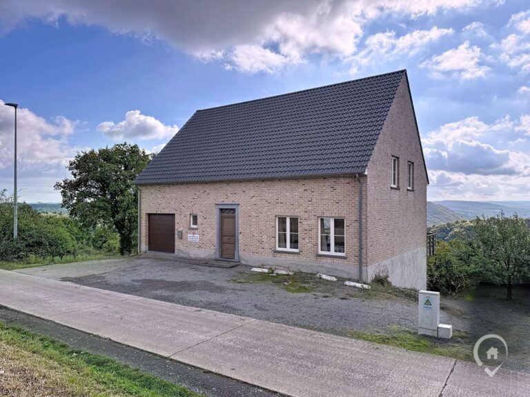 Condrogest - OPTION Villa 7 chambres avec vue à vendre à Hastière