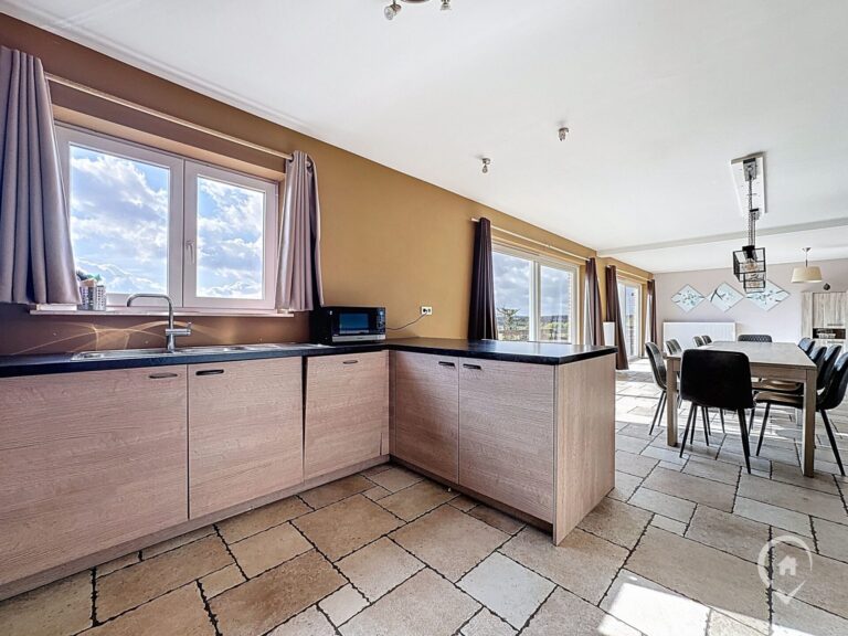 Condrogest - OPTION Villa 7 chambres avec vue à vendre à Hastière