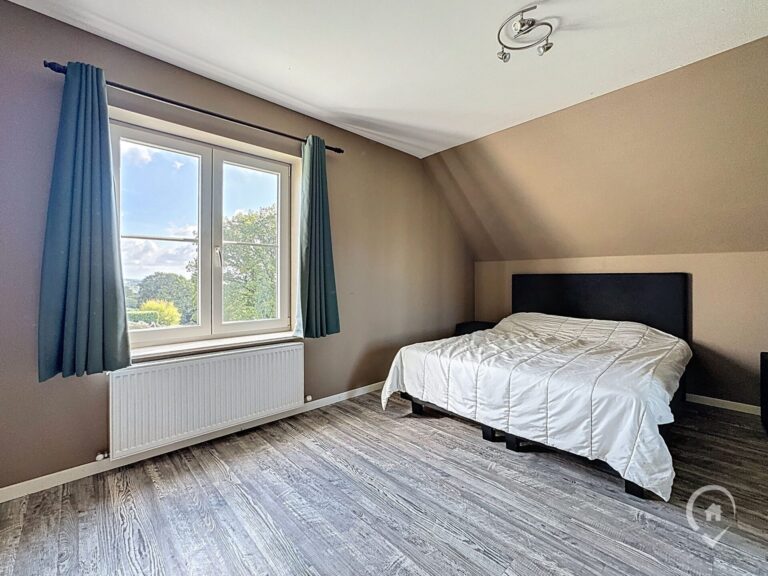 Condrogest - OPTION Villa 7 chambres avec vue à vendre à Hastière