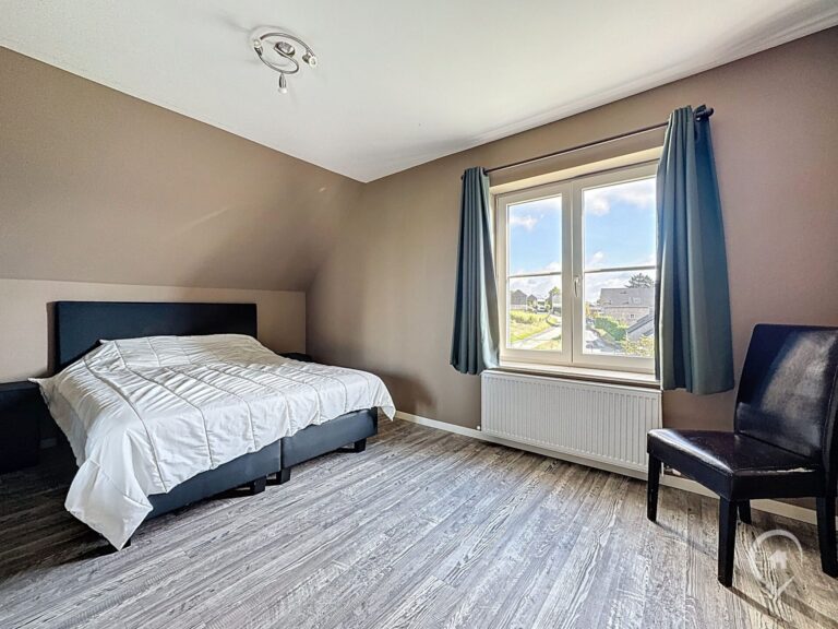 Condrogest - OPTION Villa 7 chambres avec vue à vendre à Hastière