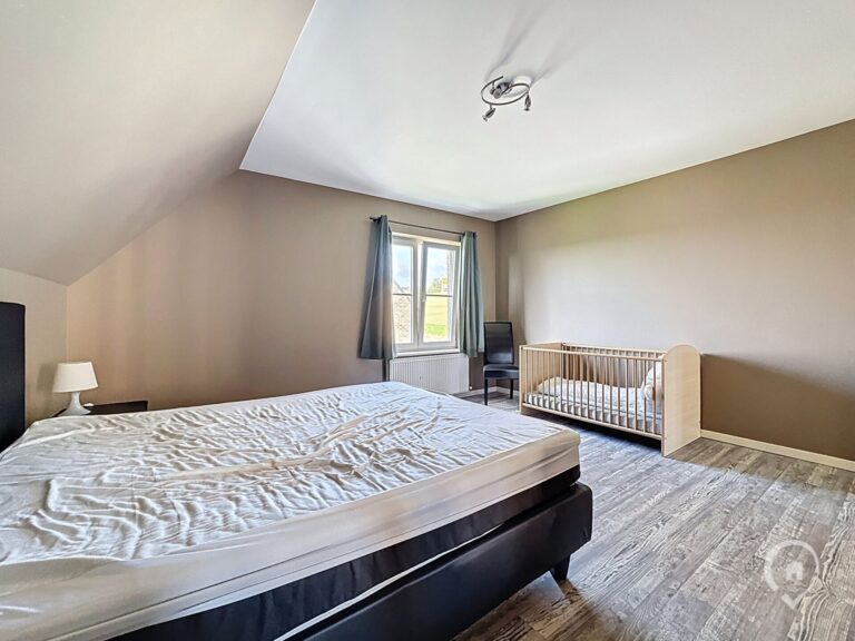 Condrogest - OPTION Villa 7 chambres avec vue à vendre à Hastière