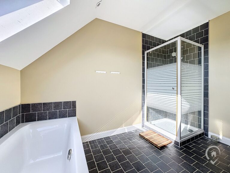 Condrogest - OPTION Villa 7 chambres avec vue à vendre à Hastière