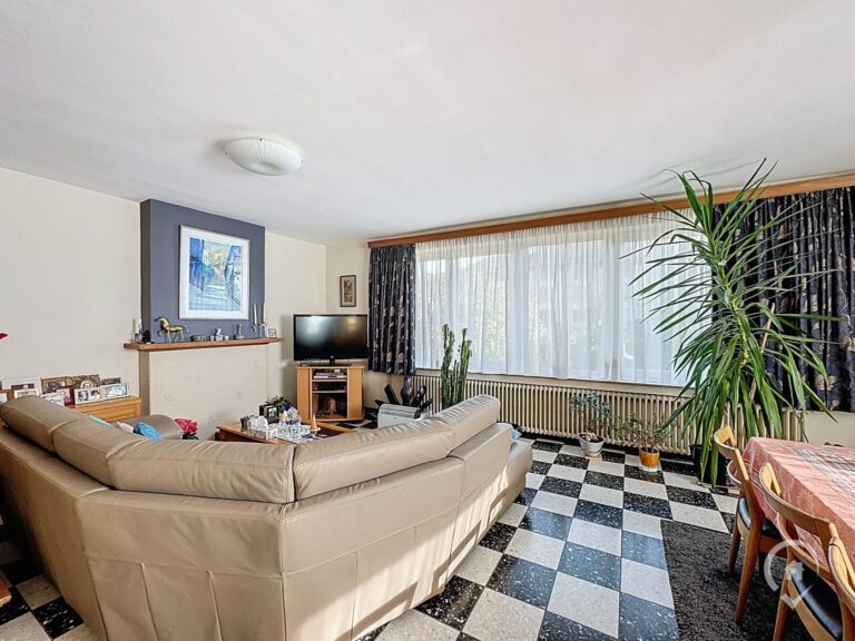 Condrogest - Spacieuse ville 5 chambres de 200 m² à vendre à Dinant