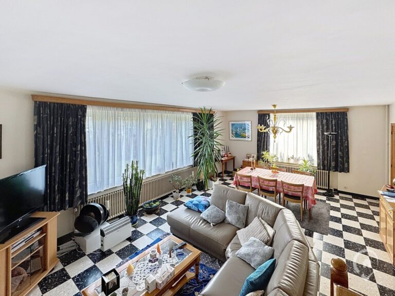 Condrogest - Spacieuse ville 5 chambres de 200 m² à vendre à Dinant