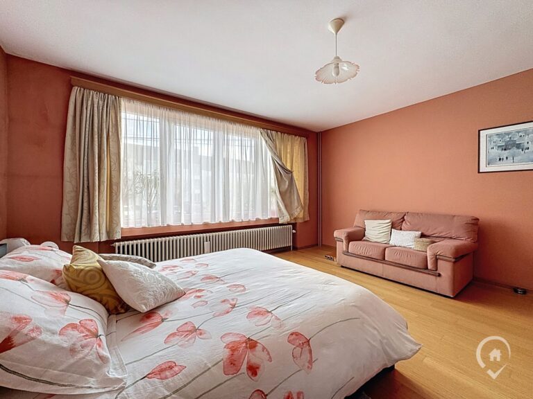 Condrogest - Spacieuse ville 5 chambres de 200 m² à vendre à Dinant