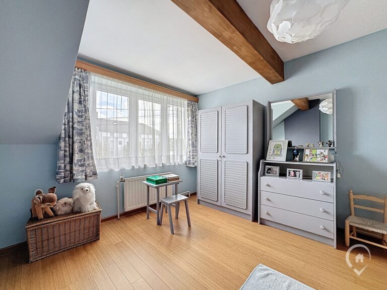 Condrogest - Spacieuse ville 5 chambres de 200 m² à vendre à Dinant