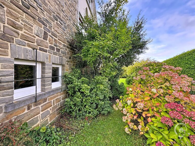 Condrogest - Spacieuse ville 5 chambres de 200 m² à vendre à Dinant