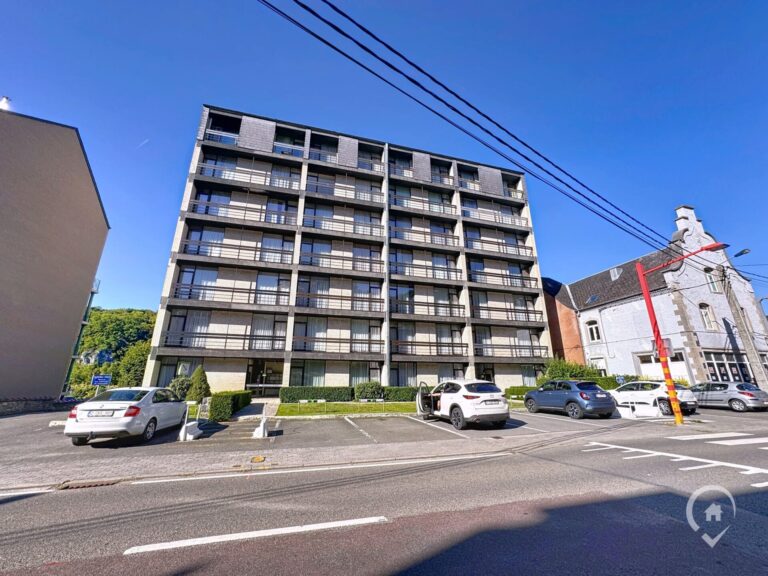 Condrogest - Appartement 2 chambres à louer à Anseremme - vue sur Meuse