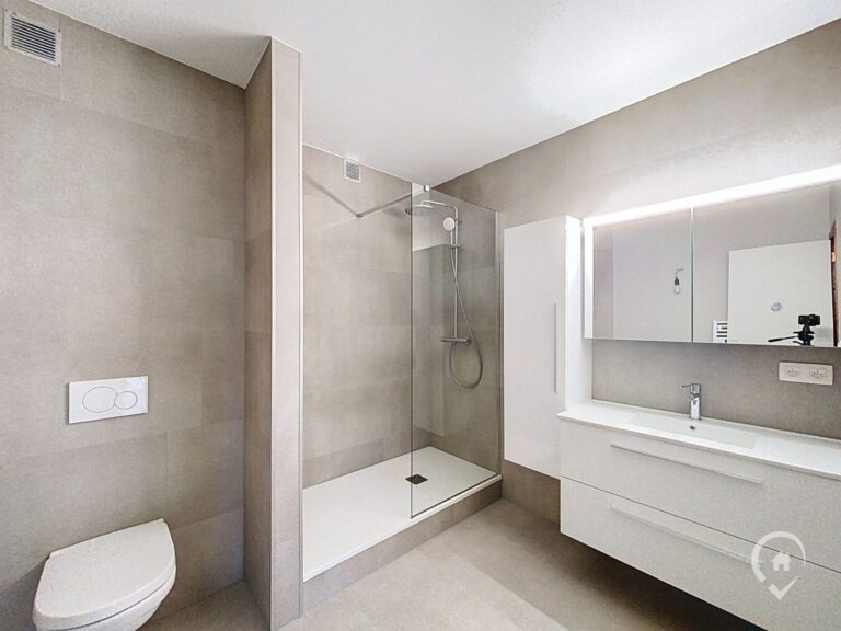 Condrogest - Appartement 2 chambres à louer à Anseremme - vue sur Meuse