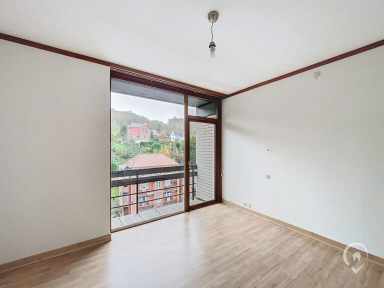 Condrogest - Appartement 2 chambres à louer à Anseremme - vue sur Meuse