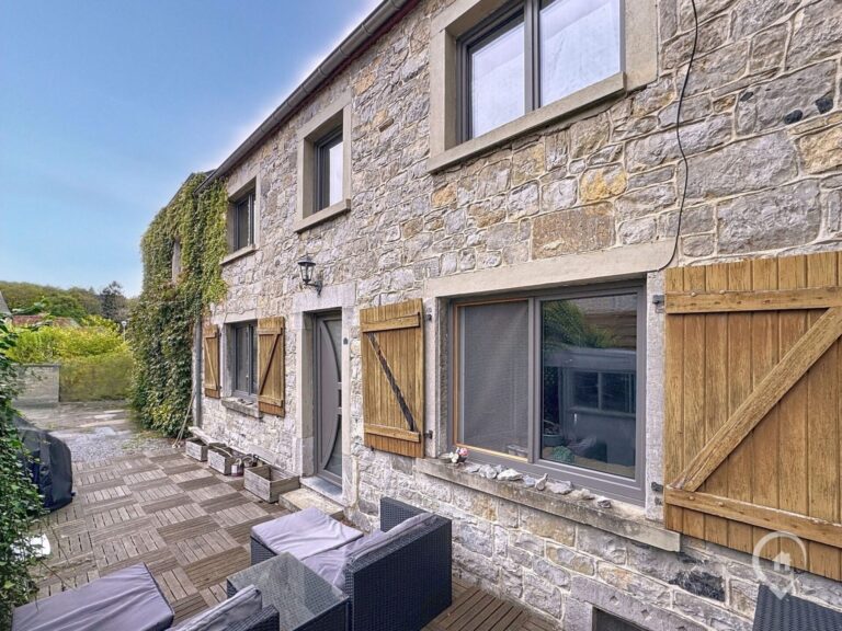 Condrogest - Maison en pierre 2 chambres à vendre à Sosoye