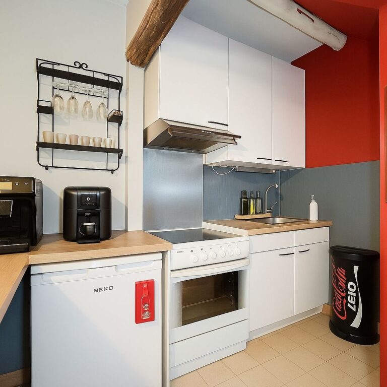 Condrogest - Maison en pierre 2 chambres à vendre à Sosoye