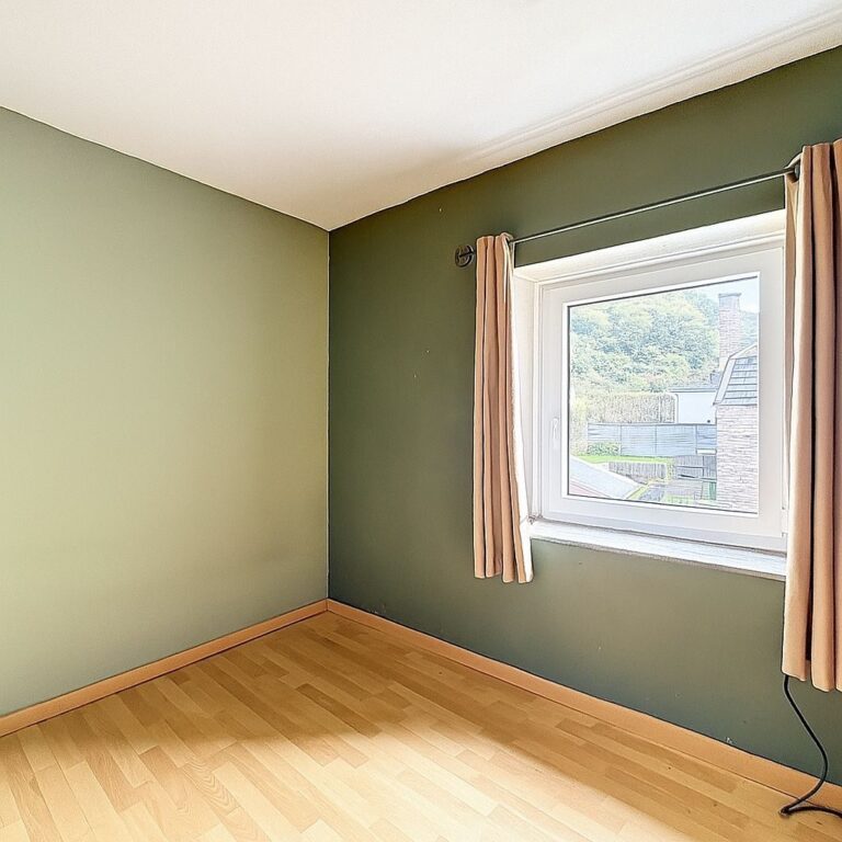 Condrogest - Maison en pierre 2 chambres à vendre à Sosoye