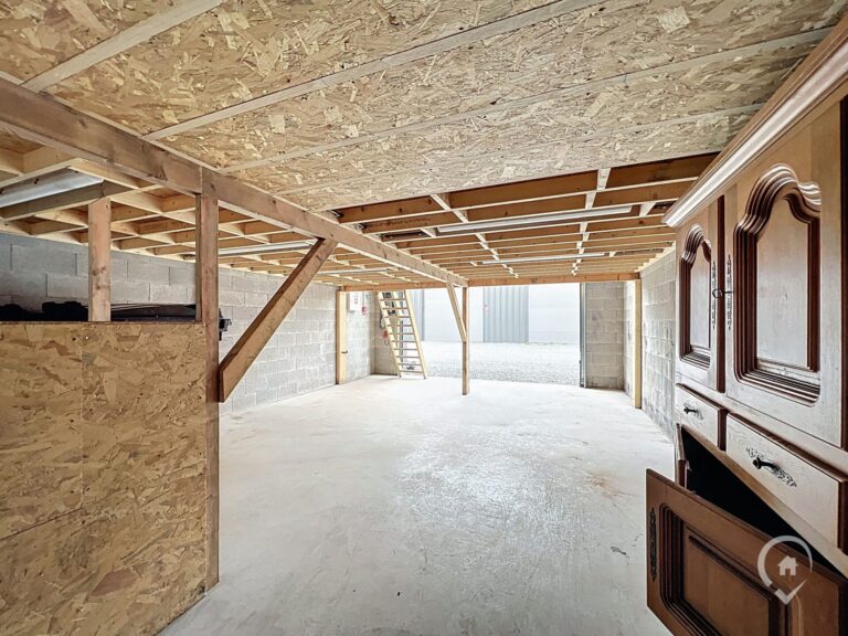 Condrogest - Entrepôt sécurisé à louer dans le zoning d'Achêne