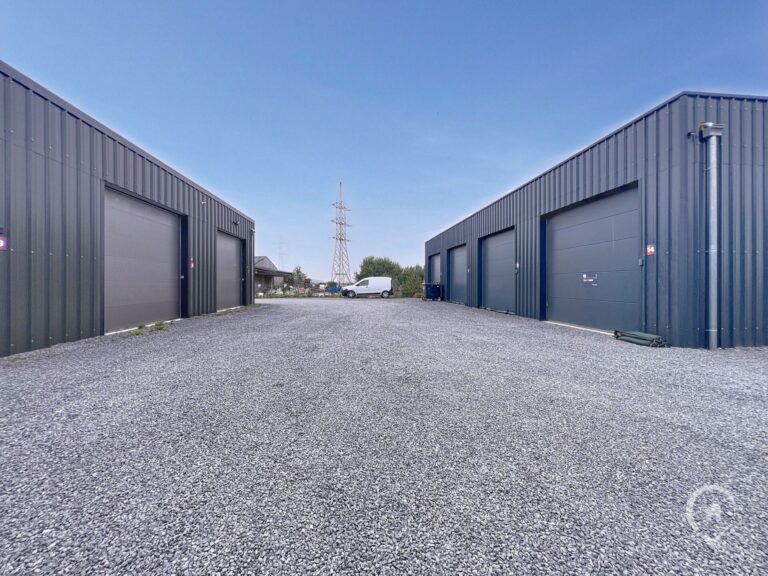 Condrogest - Entrepôt sécurisé à louer dans le zoning d'Achêne