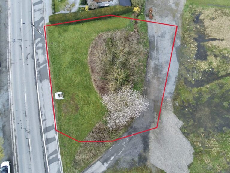 Condrogest - Bel appartement 3 chambres avec balcon à vendre à Yvoir