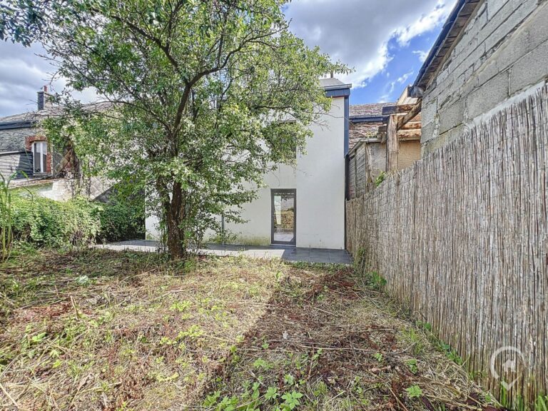 Condrogest - SOUS OPTION !!! Maison entièrement rénovée 2 chambres et jardin