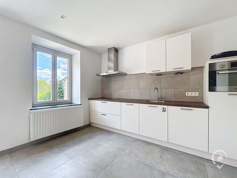 Condrogest - SOUS OPTION !!! Maison entièrement rénovée 2 chambres et jardin