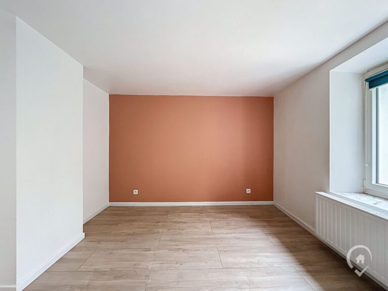 Condrogest - SOUS OPTION !!! Maison entièrement rénovée 2 chambres et jardin