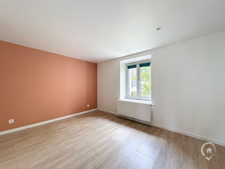 Condrogest - SOUS OPTION !!! Maison entièrement rénovée 2 chambres et jardin