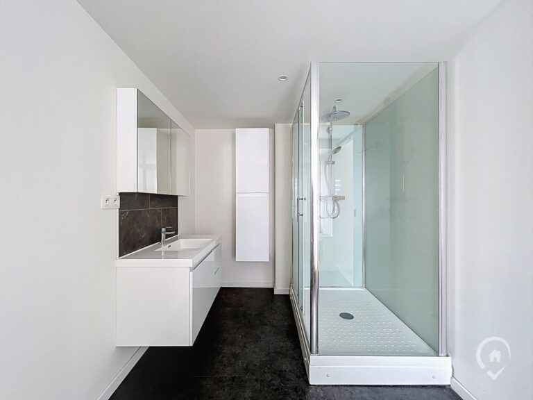 Condrogest - SOUS OPTION !!! Maison entièrement rénovée 2 chambres et jardin