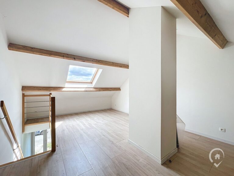 Condrogest - SOUS OPTION !!! Maison entièrement rénovée 2 chambres et jardin