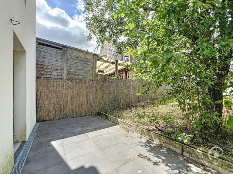 Condrogest - SOUS OPTION !!! Maison entièrement rénovée 2 chambres et jardin