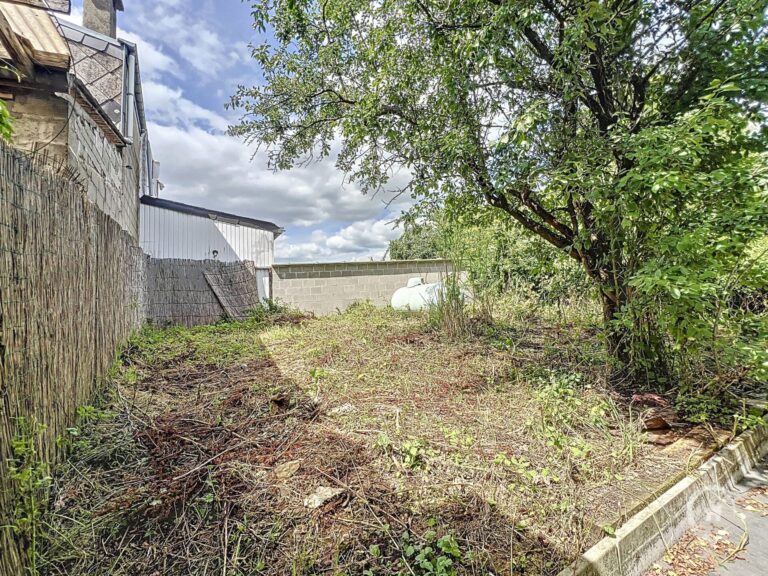 Condrogest - SOUS OPTION !!! Maison entièrement rénovée 2 chambres et jardin